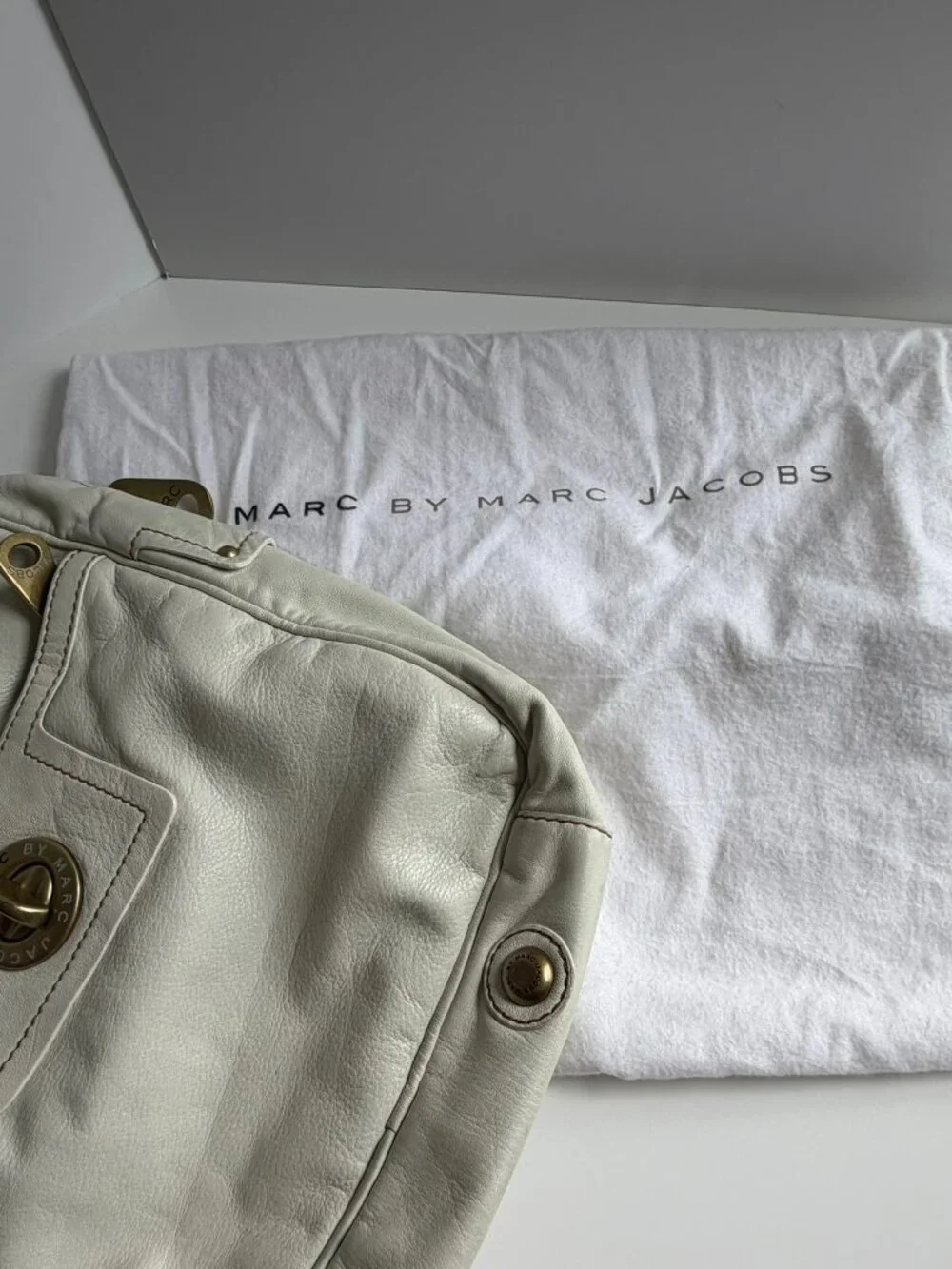 Marc by Marc Jacobs Cream Leather Turnlock Bag Antique Brass Y2K